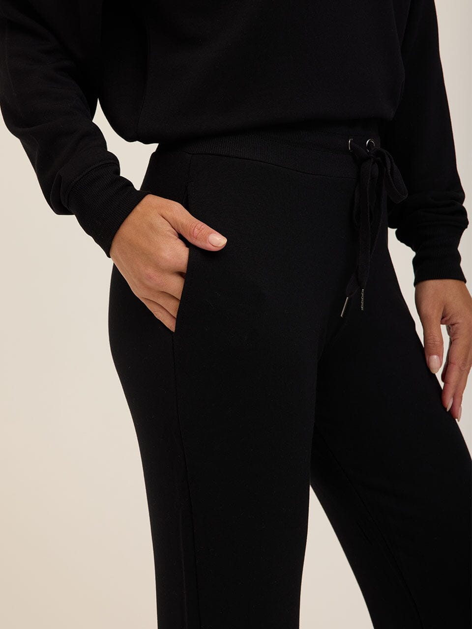 Core Feather Fleece Jogger in Black – Women’s Relaxed Fit Loungewear
