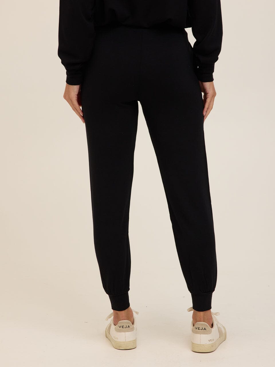Core Feather Fleece Jogger in Black – Women’s Relaxed Fit Loungewear