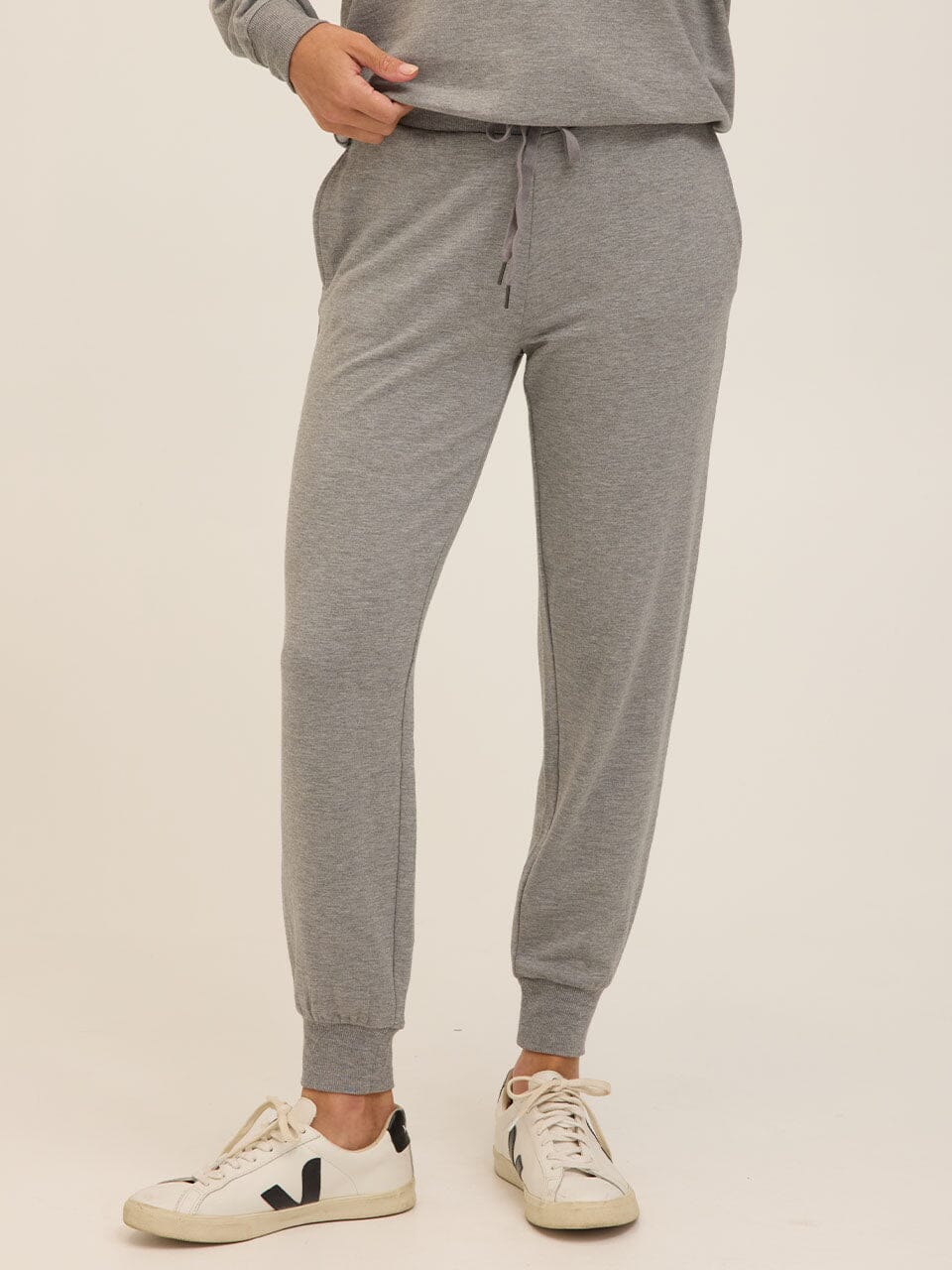 Core Feather Fleece Jogger - Women's Relaxed Fit Heathered Grey