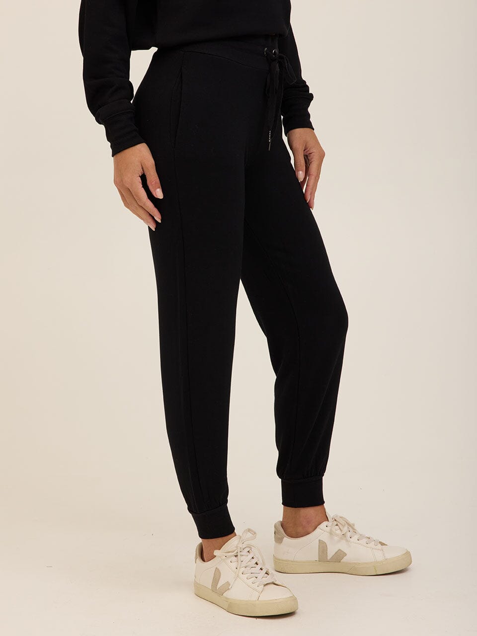 Core Feather Fleece Jogger in Black – Women’s Relaxed Fit Loungewear