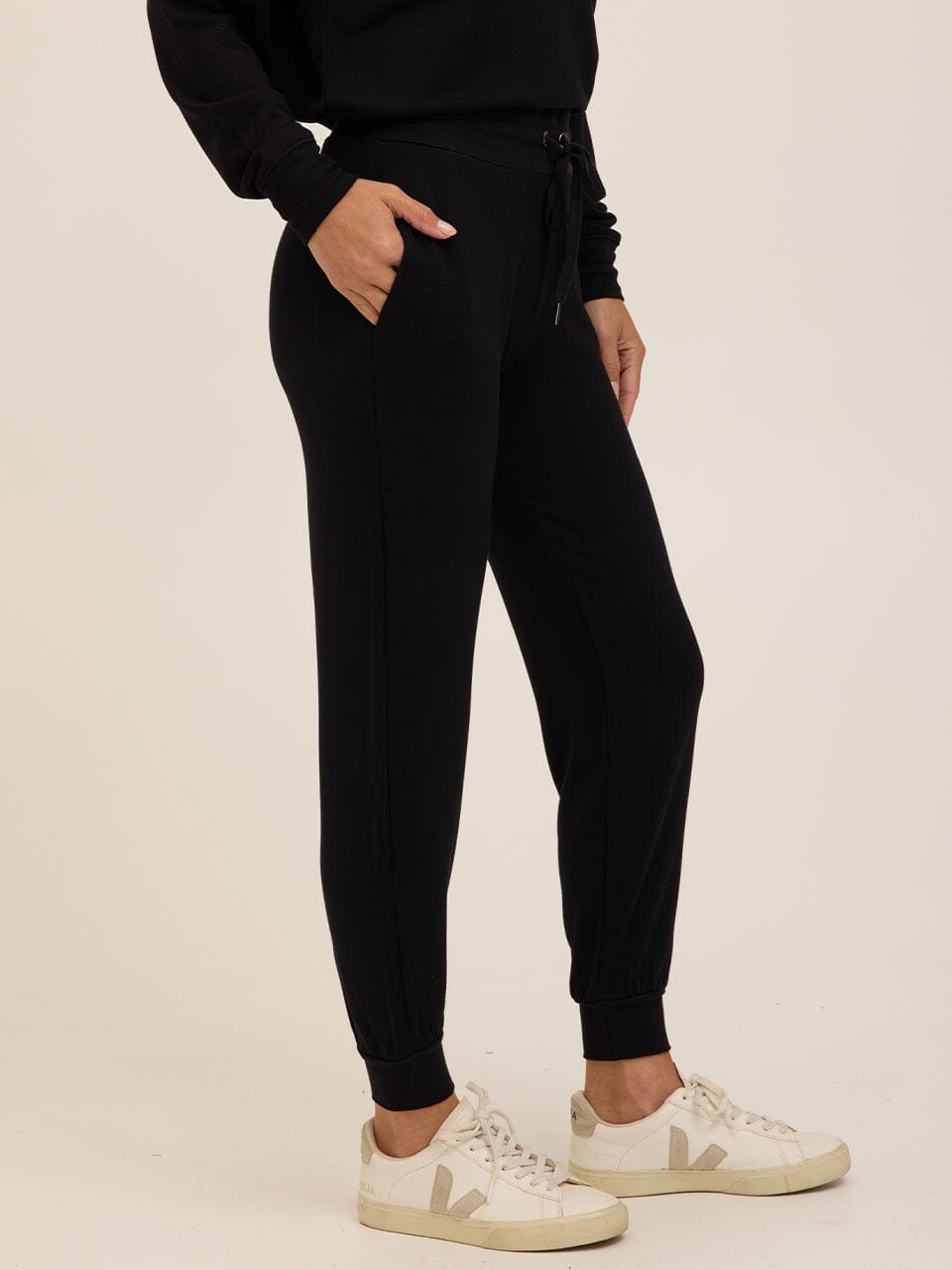 Core Feather Fleece Jogger in Black – Women’s Relaxed Fit Loungewear