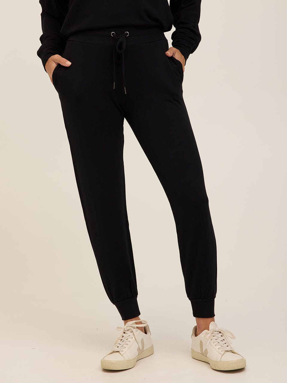 Core Feather Fleece Jogger in Black – Women’s Relaxed Fit Loungewear