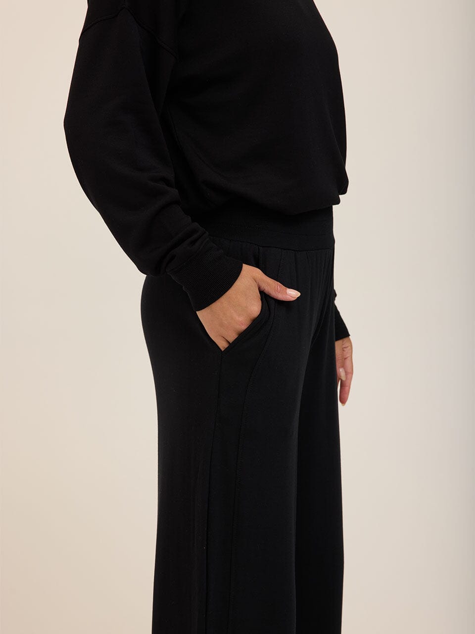 Core Feather Fleece Wide-Leg Sweatpant in Black