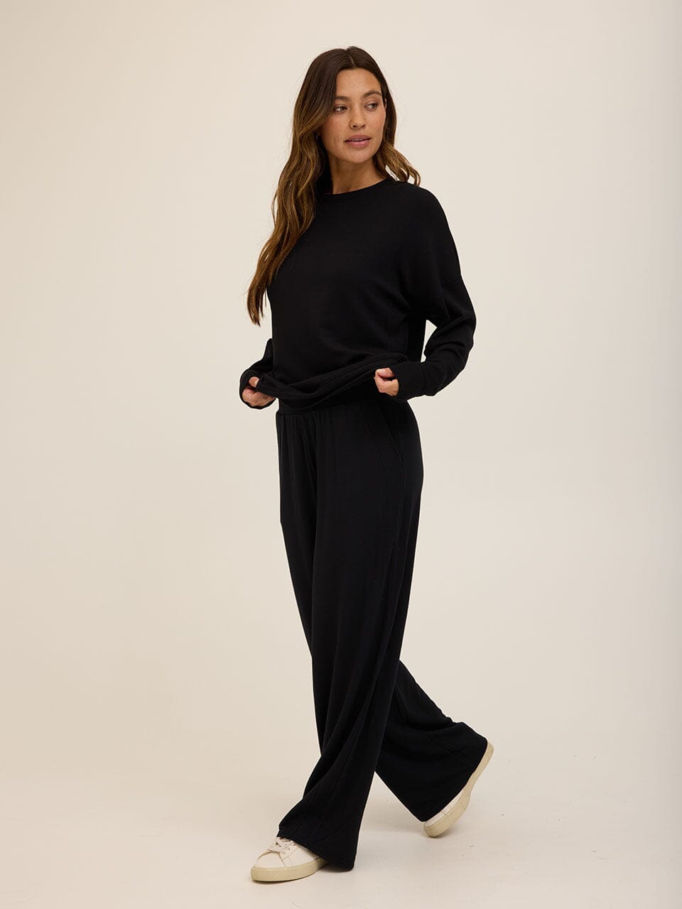 Core Feather Fleece Wide-Leg Sweatpant in Black