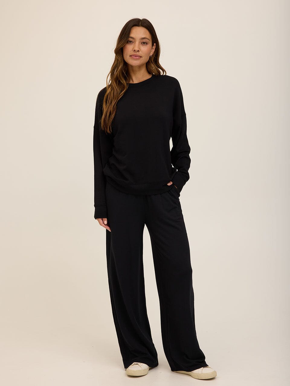 Core Feather Fleece Wide-Leg Sweatpant in Black