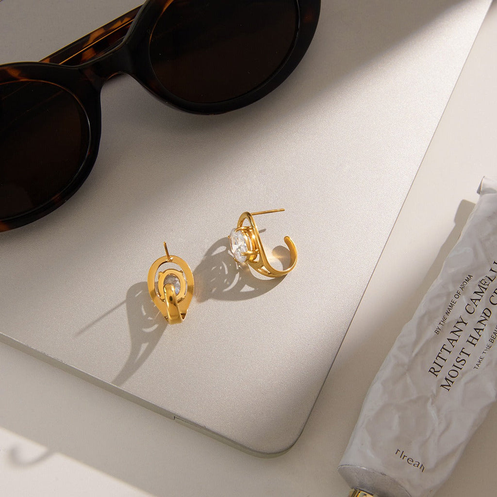Minimalist 18K gold and zircon stud earrings for women, autumn and winter luxury style