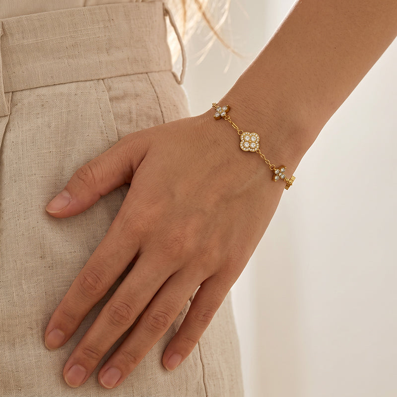 Fashionable And Personalized High-quality Stainless Steel Unisex Flower And Leaf Bracelet