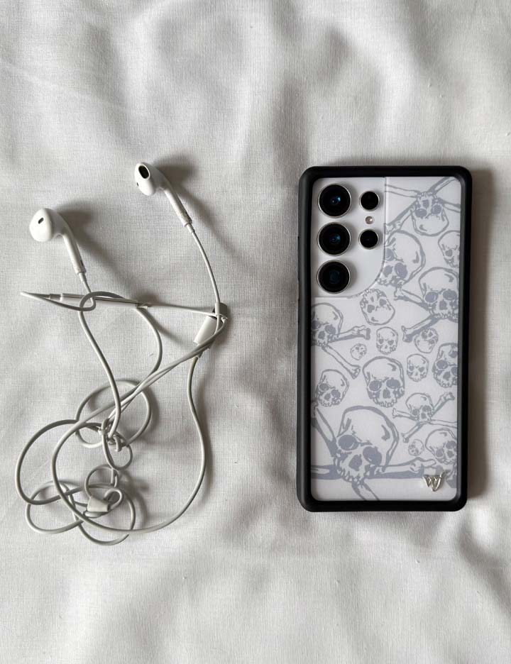 Skull Girl Phone Case for Samsung Galaxy with Heart Details - Image 9