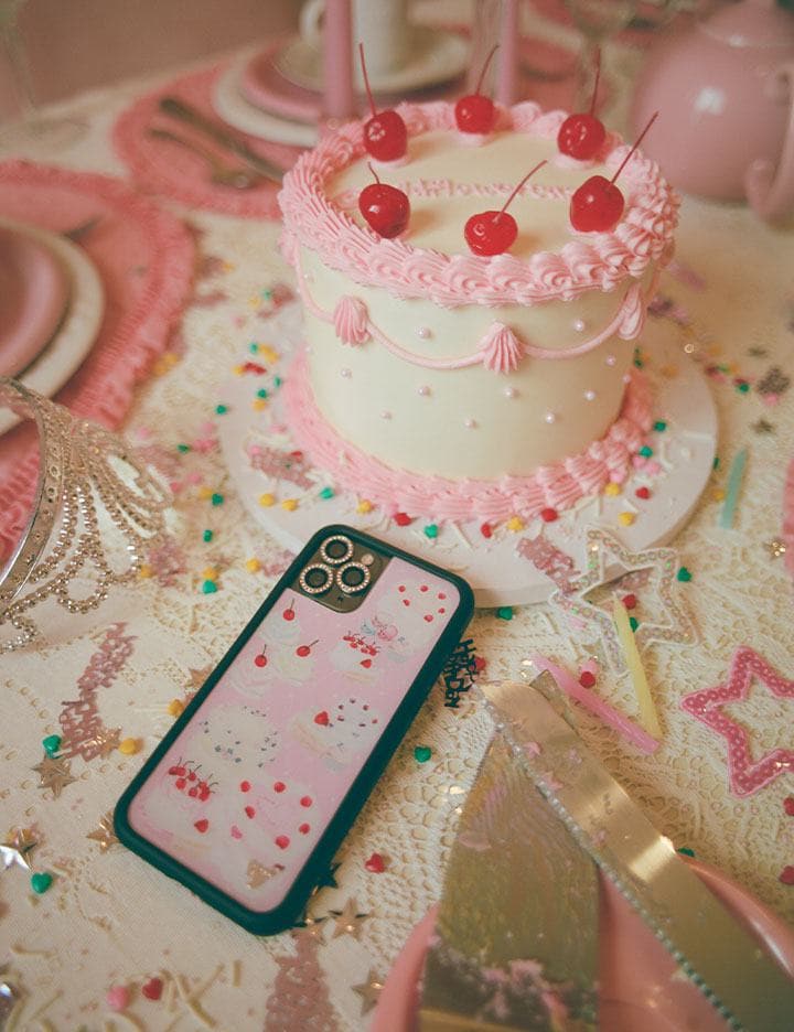 Sweet Cakes iPhone Case with Macaroons and Cupcake Design - Image 29