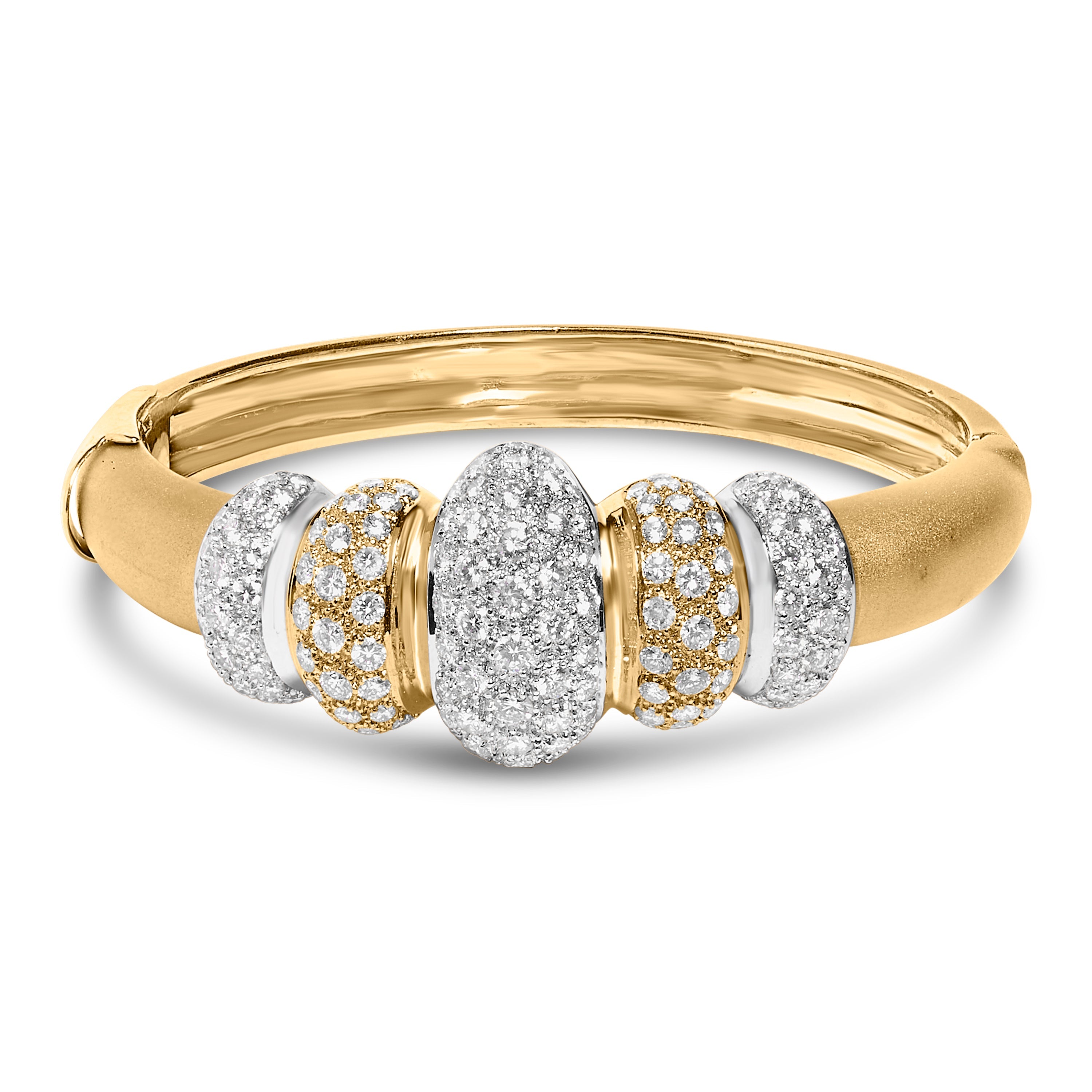 18K Gold 6.00 Cttw Diamond Graduating Dome Bangle Bracelet (G-H Color, VS2-SI1 Clarity)