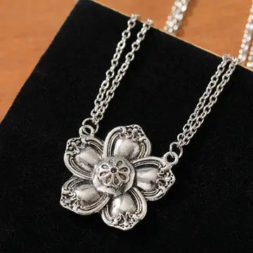 Retro Bohemian Creative Flower Pendant Necklace