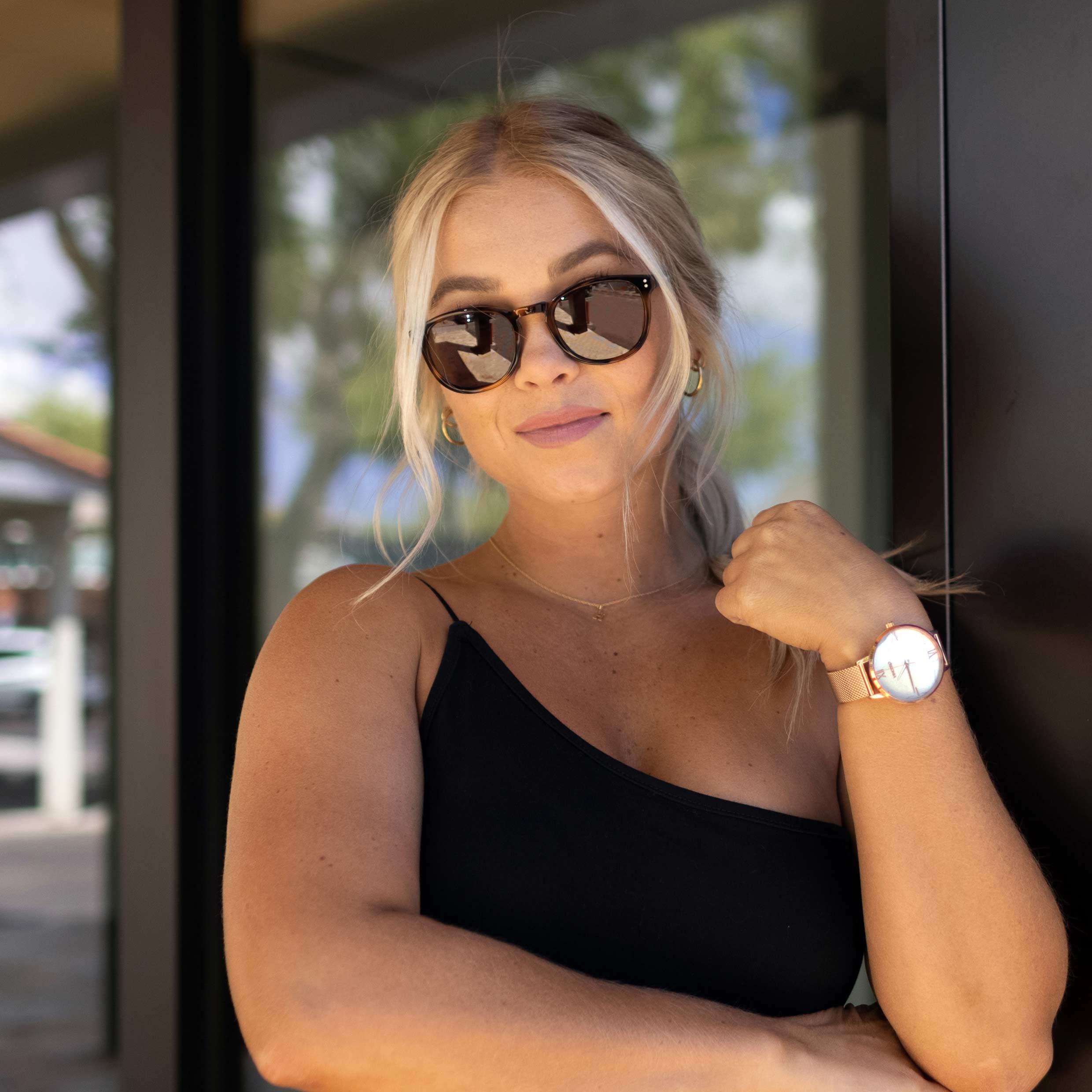 The District II Round Sunglasses in Rye Tort