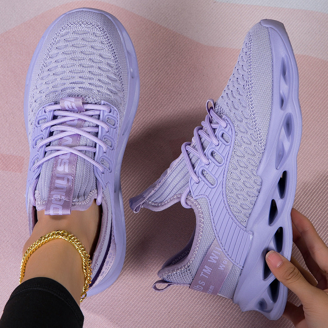 Women’s Lightweight Breathable Casual Walking Sneakers