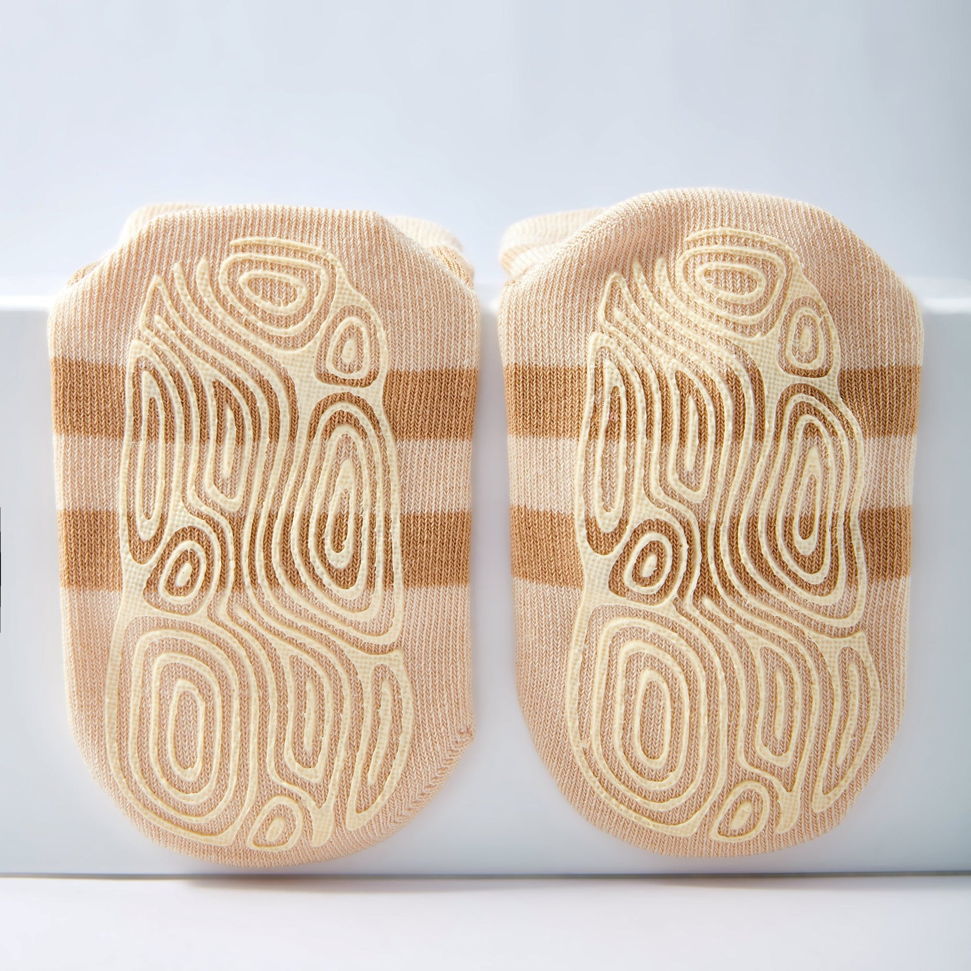 New-Ladybug & Friends- Organic- 4 Pairs of Stay-On Baby & Toddler Non-Slip Socks