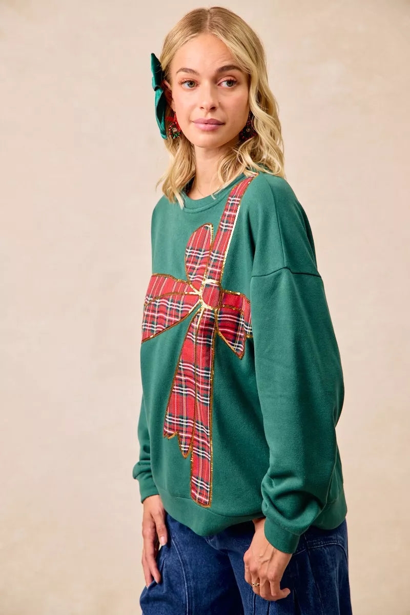 Oversized Plaid Bow Holiday Fleece Pullover in Green/Red