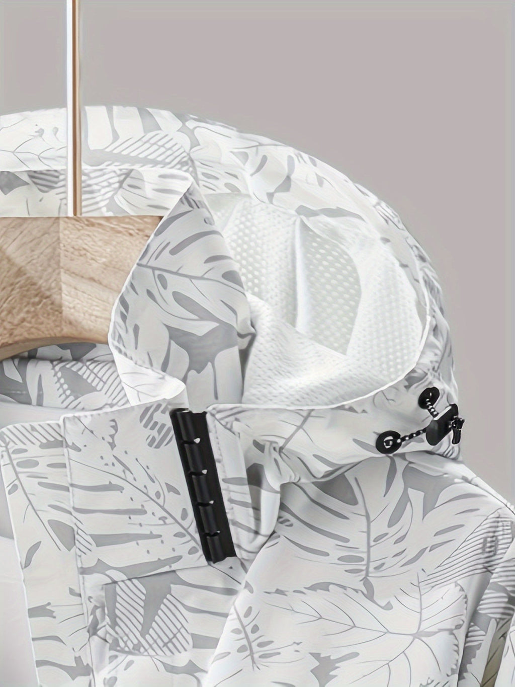 Women's Lightweight Windproof Hooded Jacket