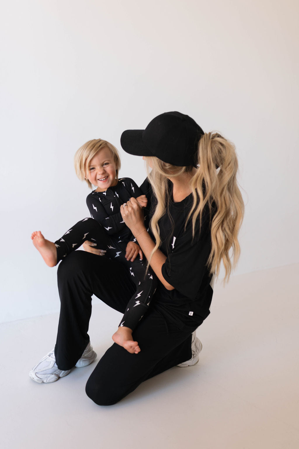 Women's Short Sleeve Bamboo Lounge Set - Black ff Signature