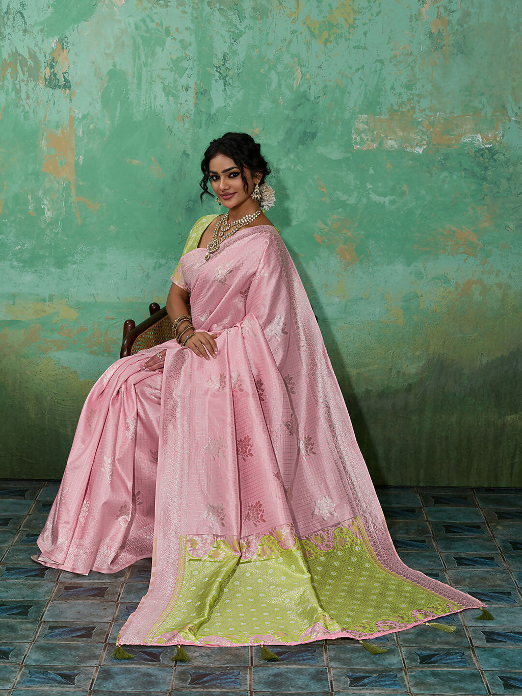 Pink Linen Cotton Saree with Matching Blouse Piece