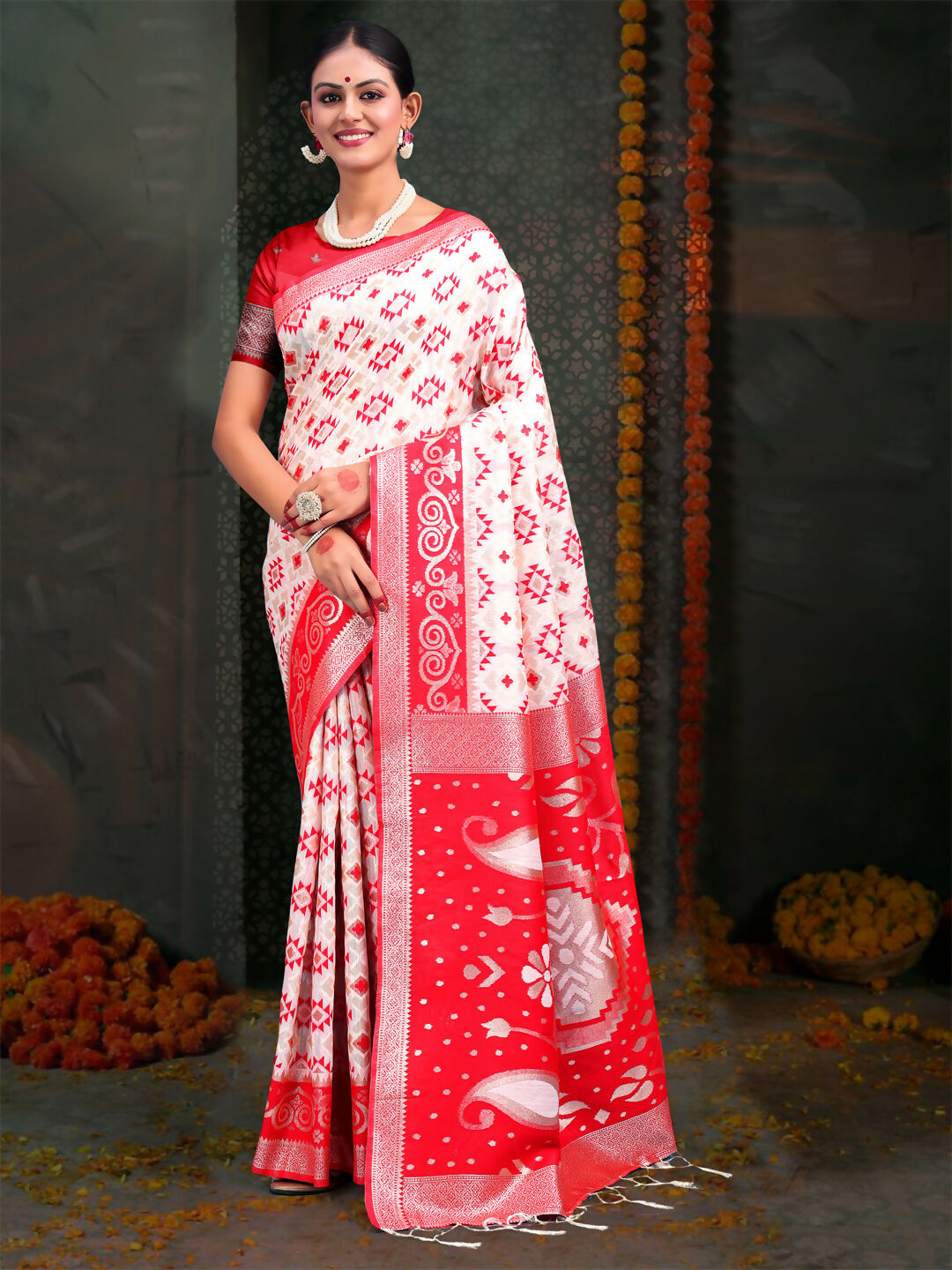 Devistuti Red and White linen cotton saree showing color contrast