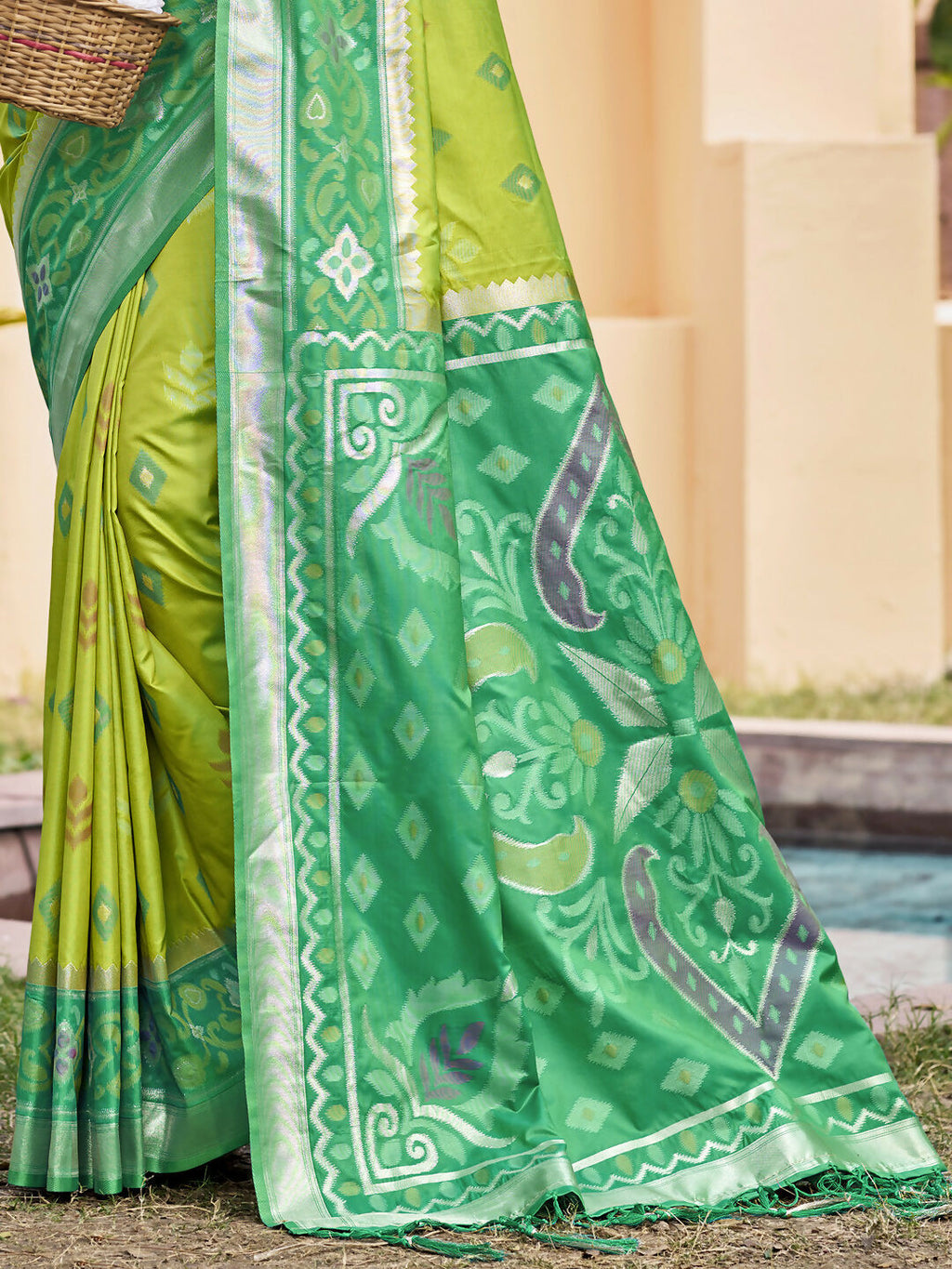Light Green Pochampally Silk Saree with Matching Blouse Piece