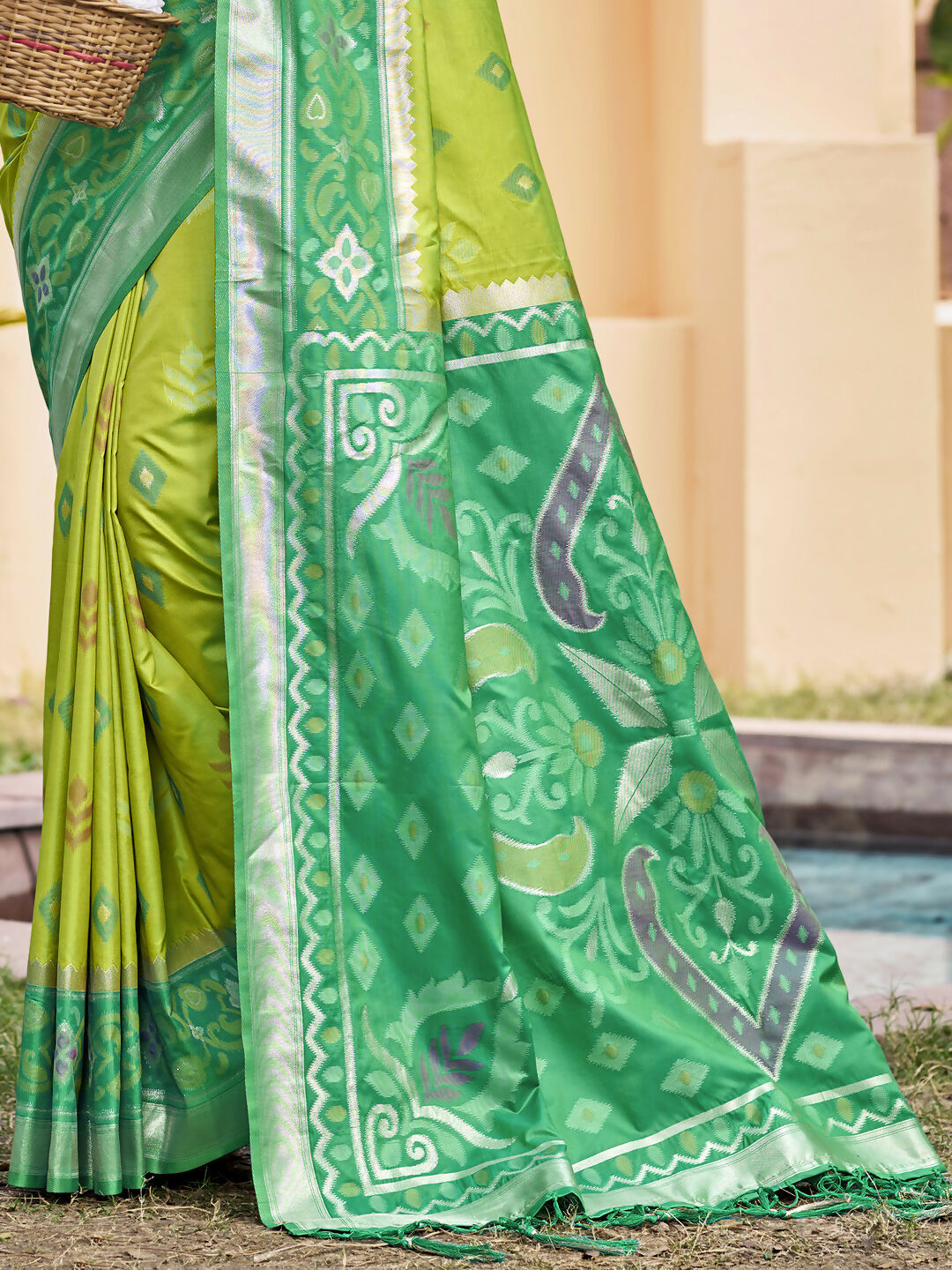 Light Green Pochampally Silk Saree with Matching Blouse Piece