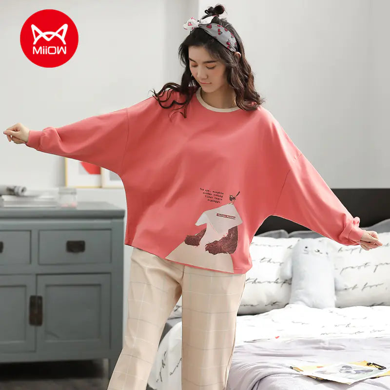 Cute Winter Cartoon Print Women's Pajama Set