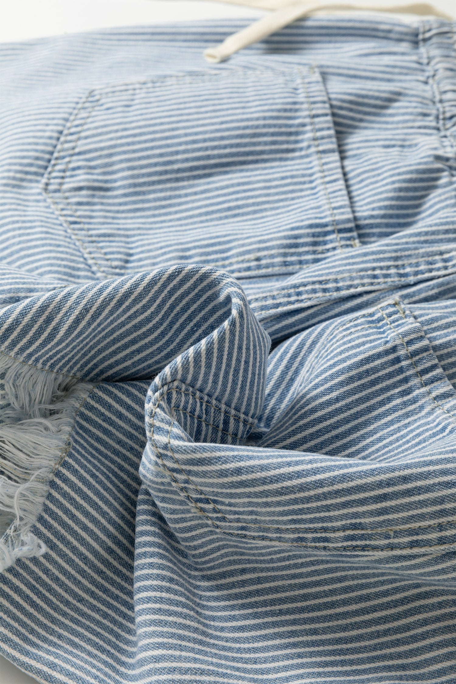 Stripe Raw Edge Drawstring Waist Denim Shorts