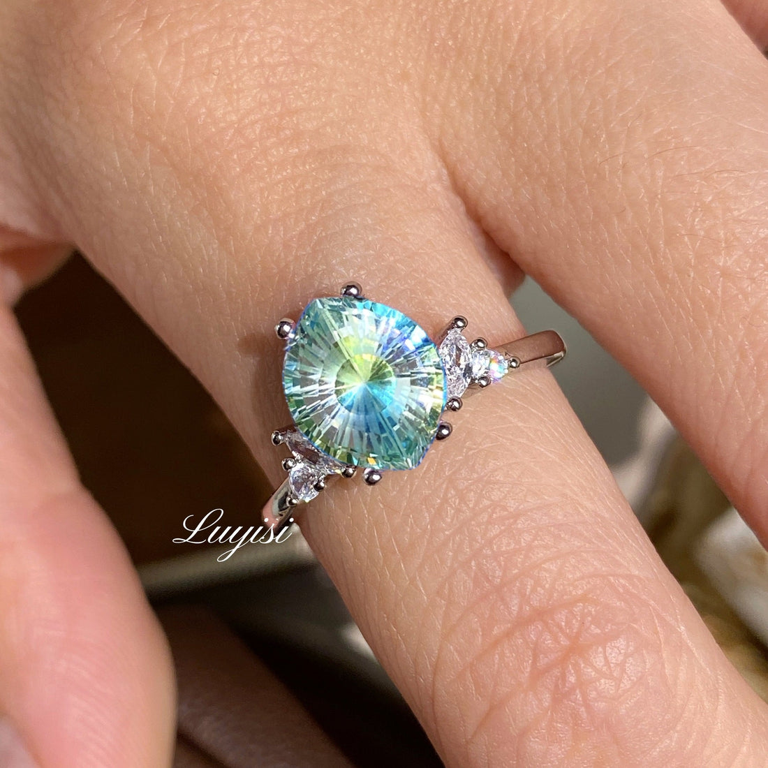 Firework Cut Simulated Moissanite Ring For Women, Light Luxury Niche Design Simulated Diamond Engagement Ring