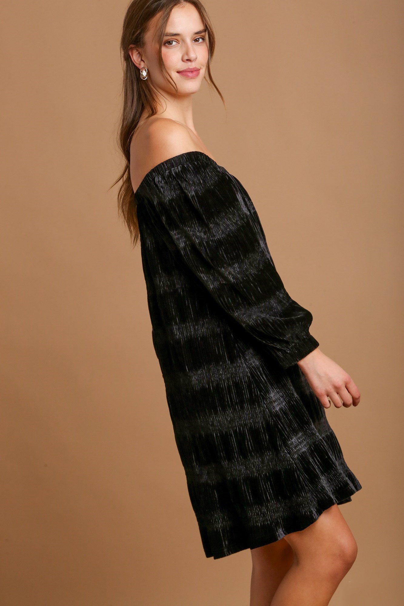Off-Shoulder Velvet Mini Dress with Balloon Sleeves