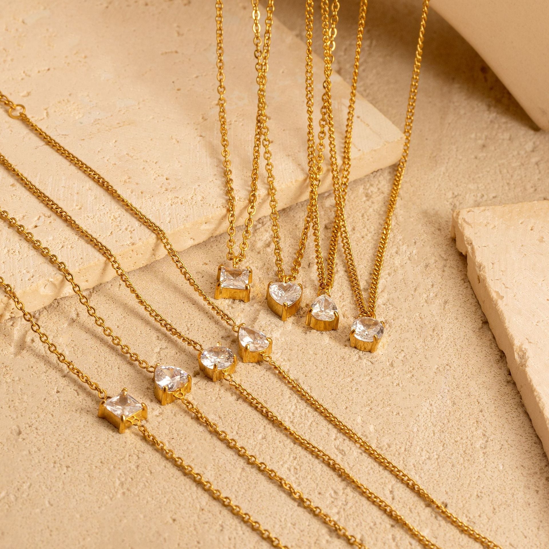 18K Gold-Plated Diamond-Inlaid Stainless Steel Zircon Necklace With A Luxurious Finish