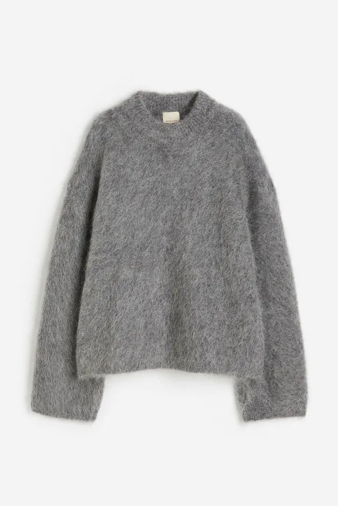 Minimalist Knit Long Sleeve Round Neck Pullover Sweater