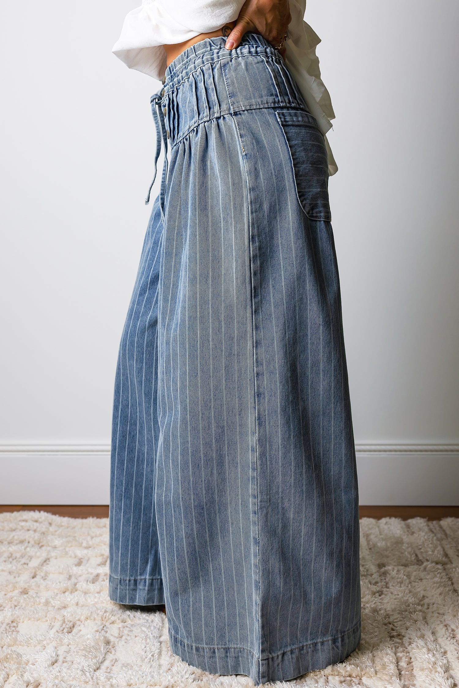 FRAME Striped Button Pleated Wide Leg Jeans | Drawstring Waist