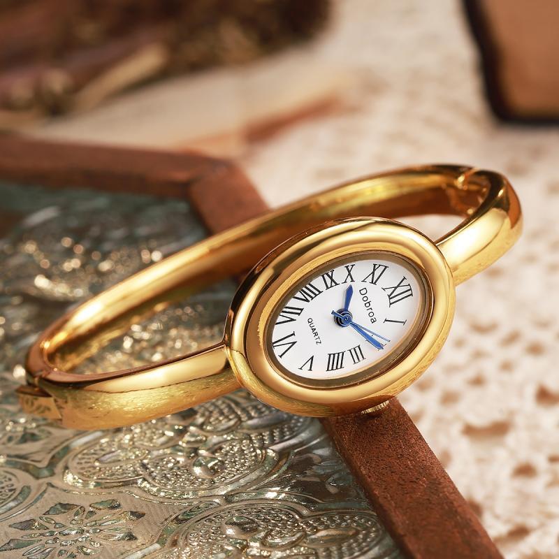 Light-luxury Niche Oval Womens Watch With A Rose Gold Diamond Bezel