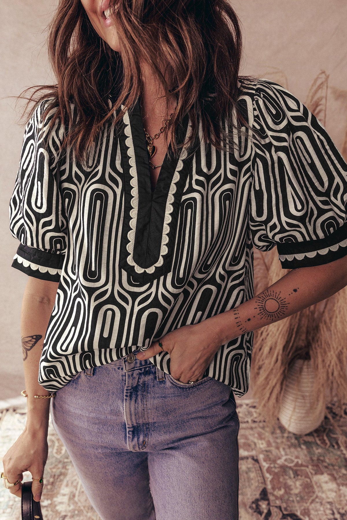 Geometric Scallop Trim Patchwork Puff Sleeve Blouse
