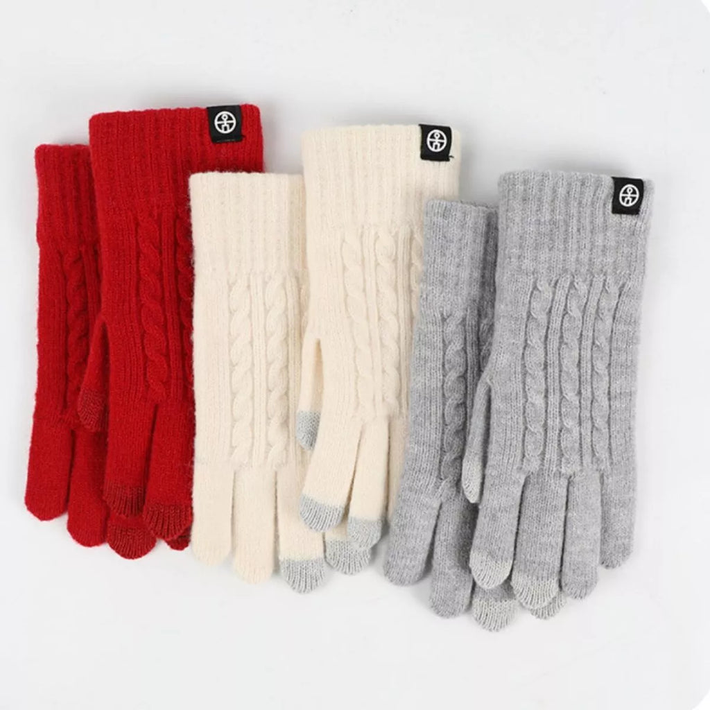 Cable Knit Touchscreen Gloves
