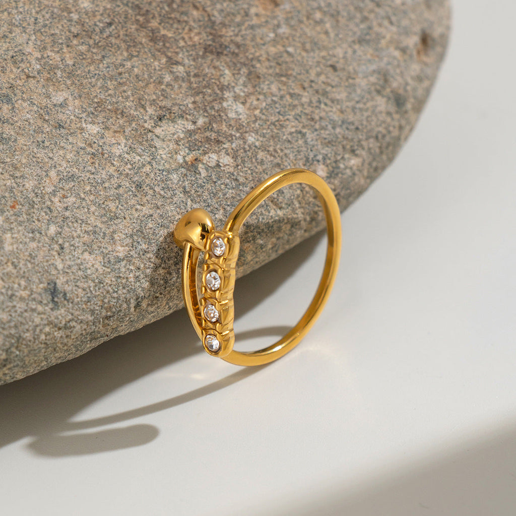 Fashionable Heart-shaped Ring With Diamonds