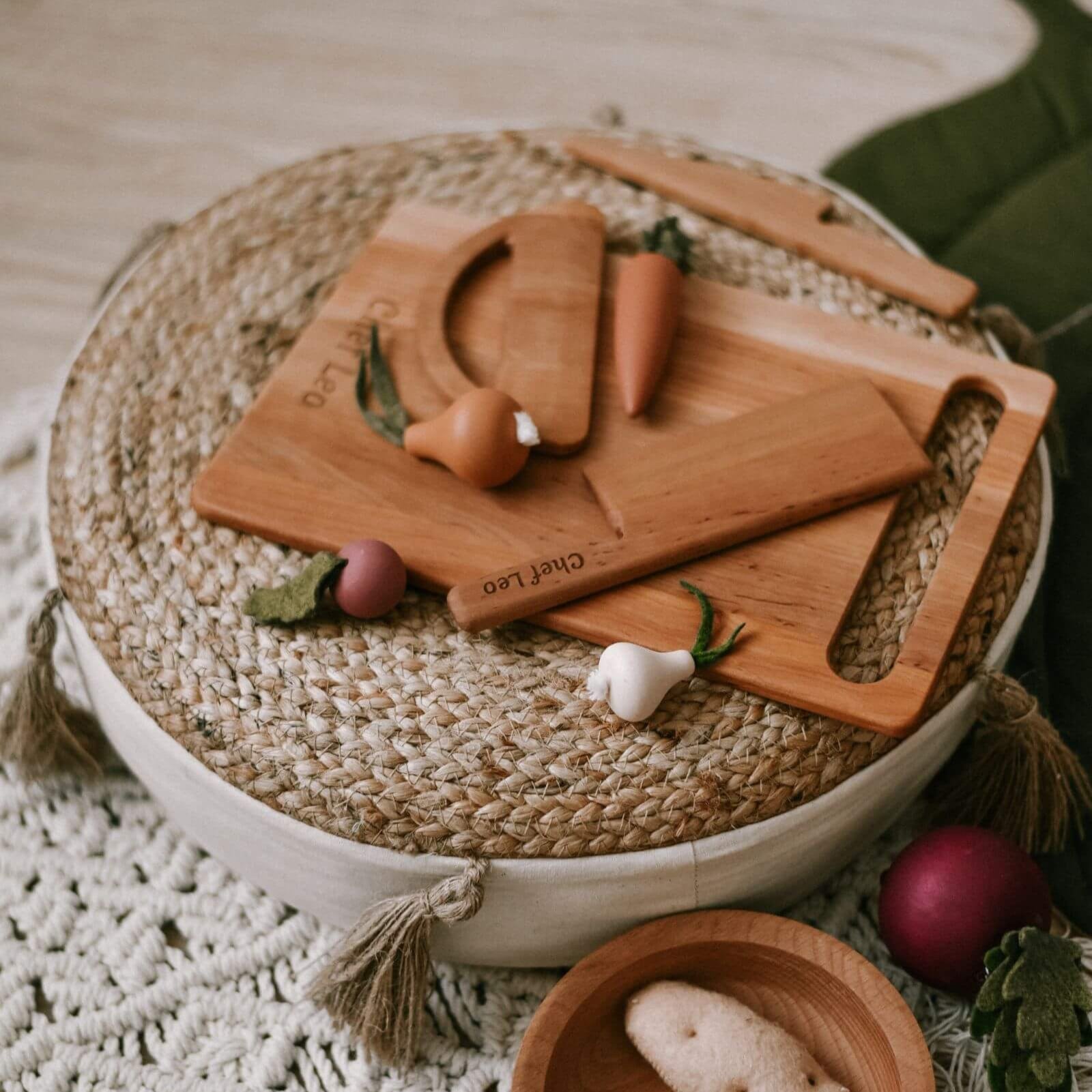 Safe Kids Cutting Board and Knives Set for Culinary Exploration