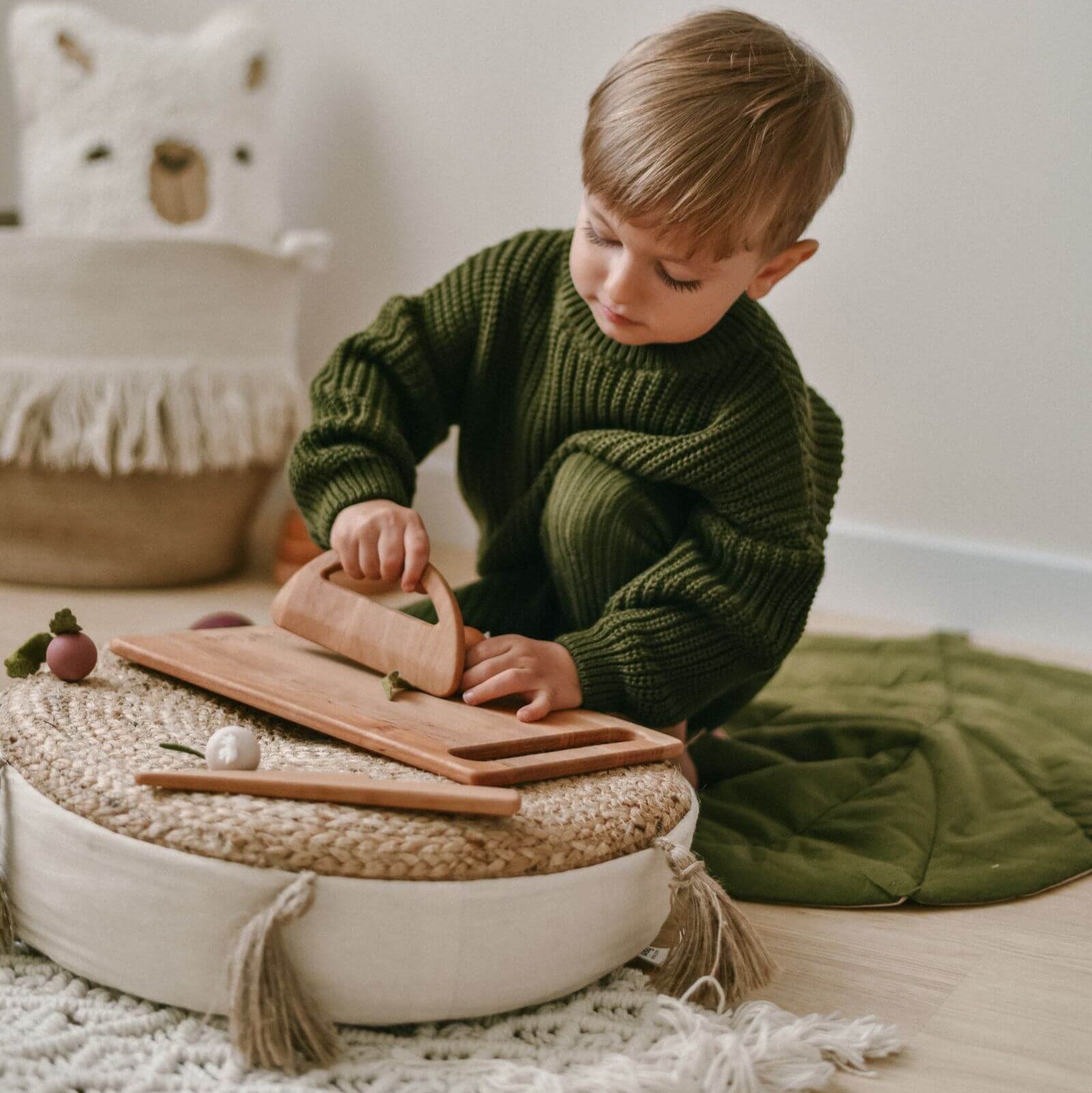 Safe Kids Cutting Board and Knives Set for Culinary Exploration
