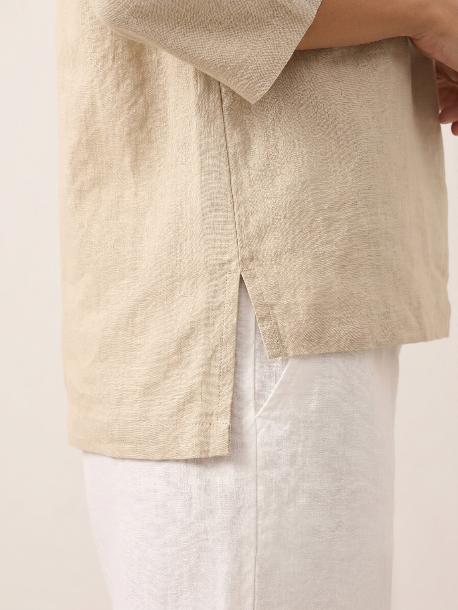 Jade Linen V-Neck Half Sleeve Top