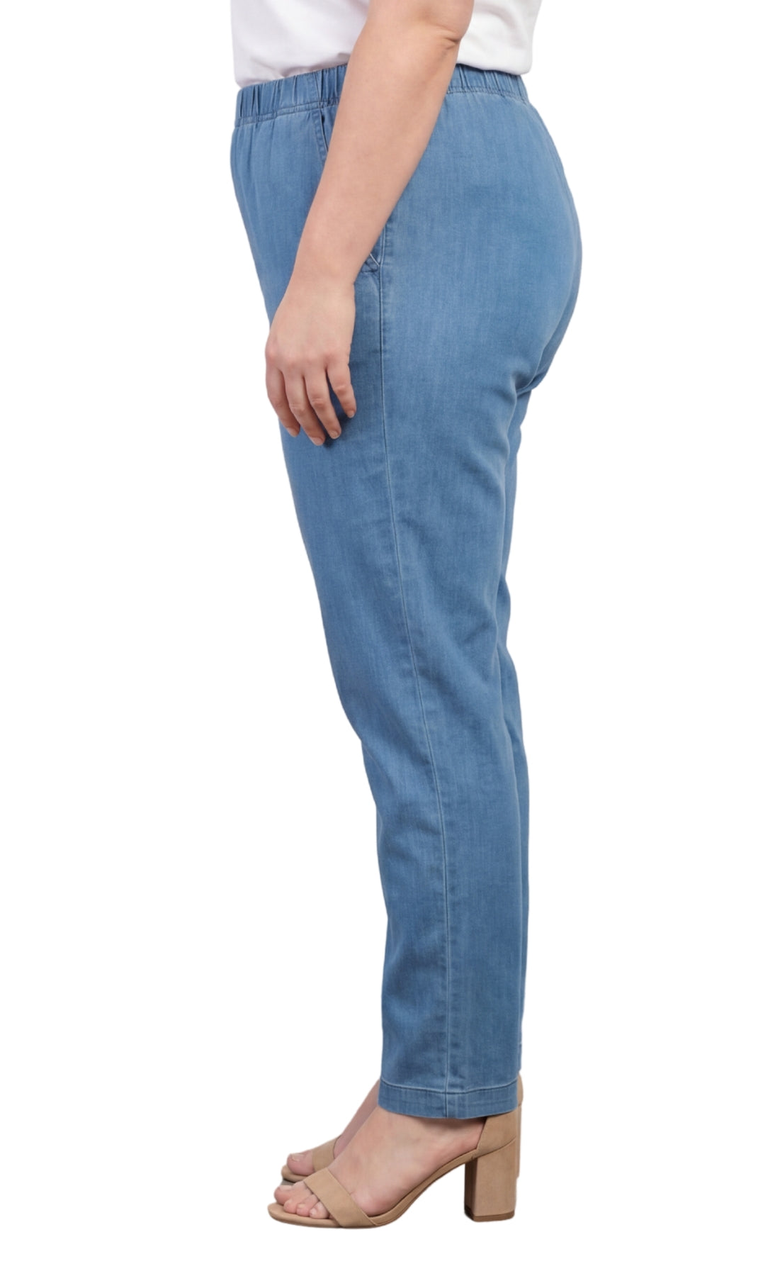 Women's Lightweight Pull-On Denim Jeans Relaxed Straight Leg