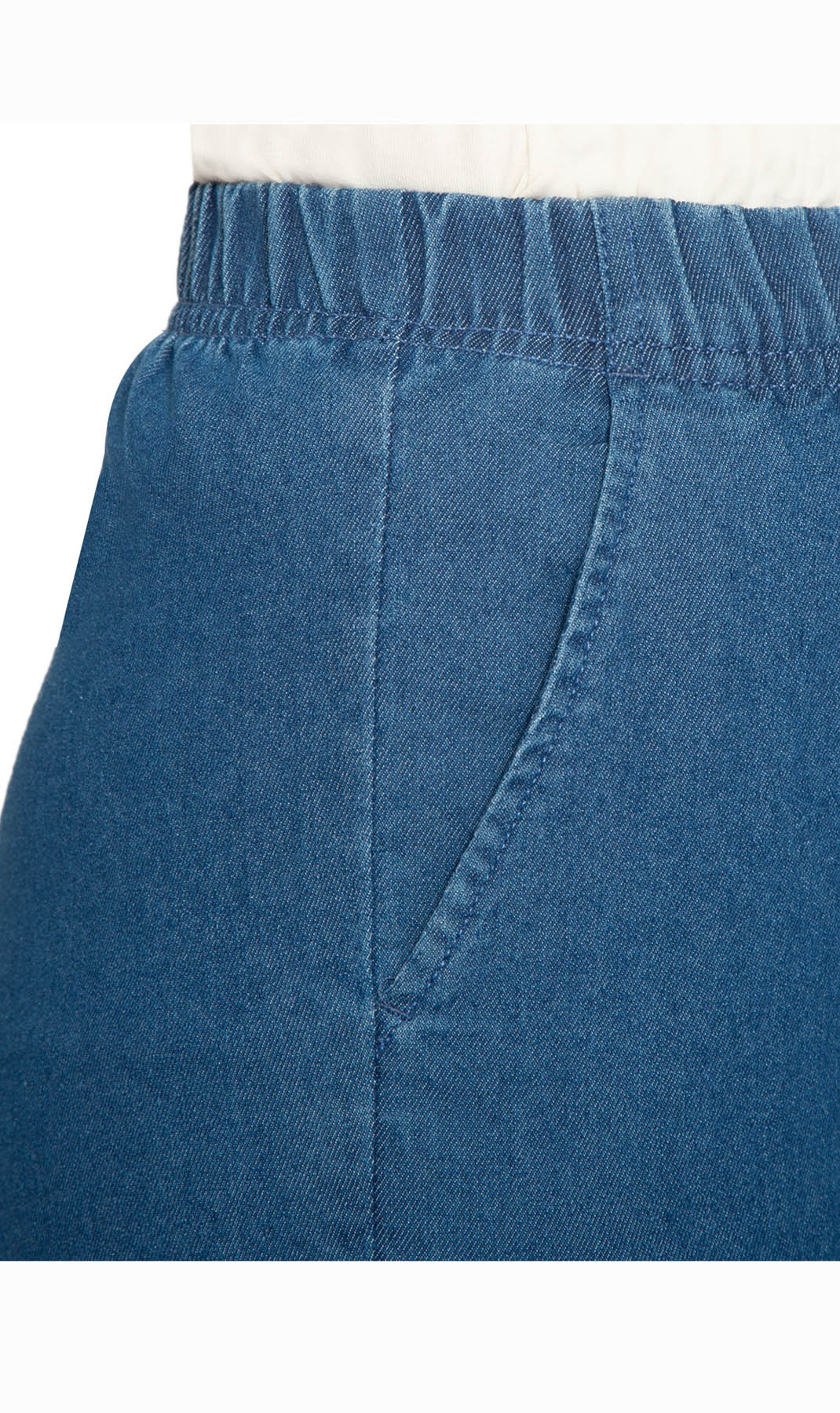 Women's Lightweight Stretch Denim Capri Pants, Mid-Rise Straight