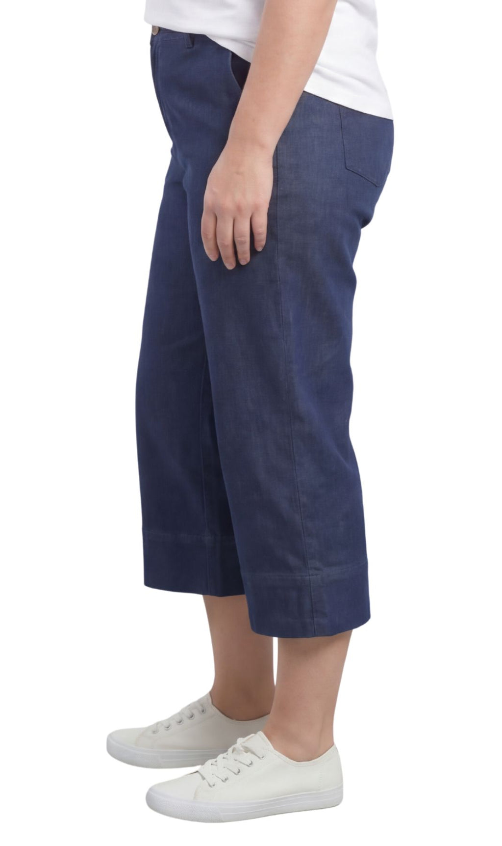 Women's Straight Leg Denim Capri Pants in Blue Lightweight Cotton