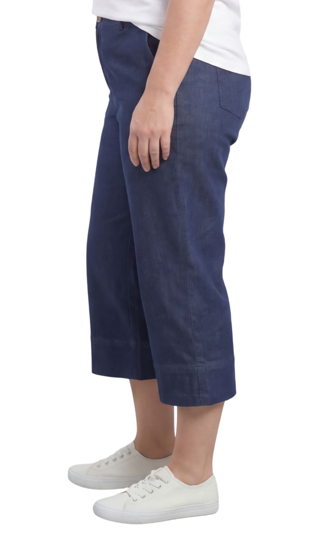 Women's Straight Leg Denim Capri Pants in Blue Lightweight Cotton