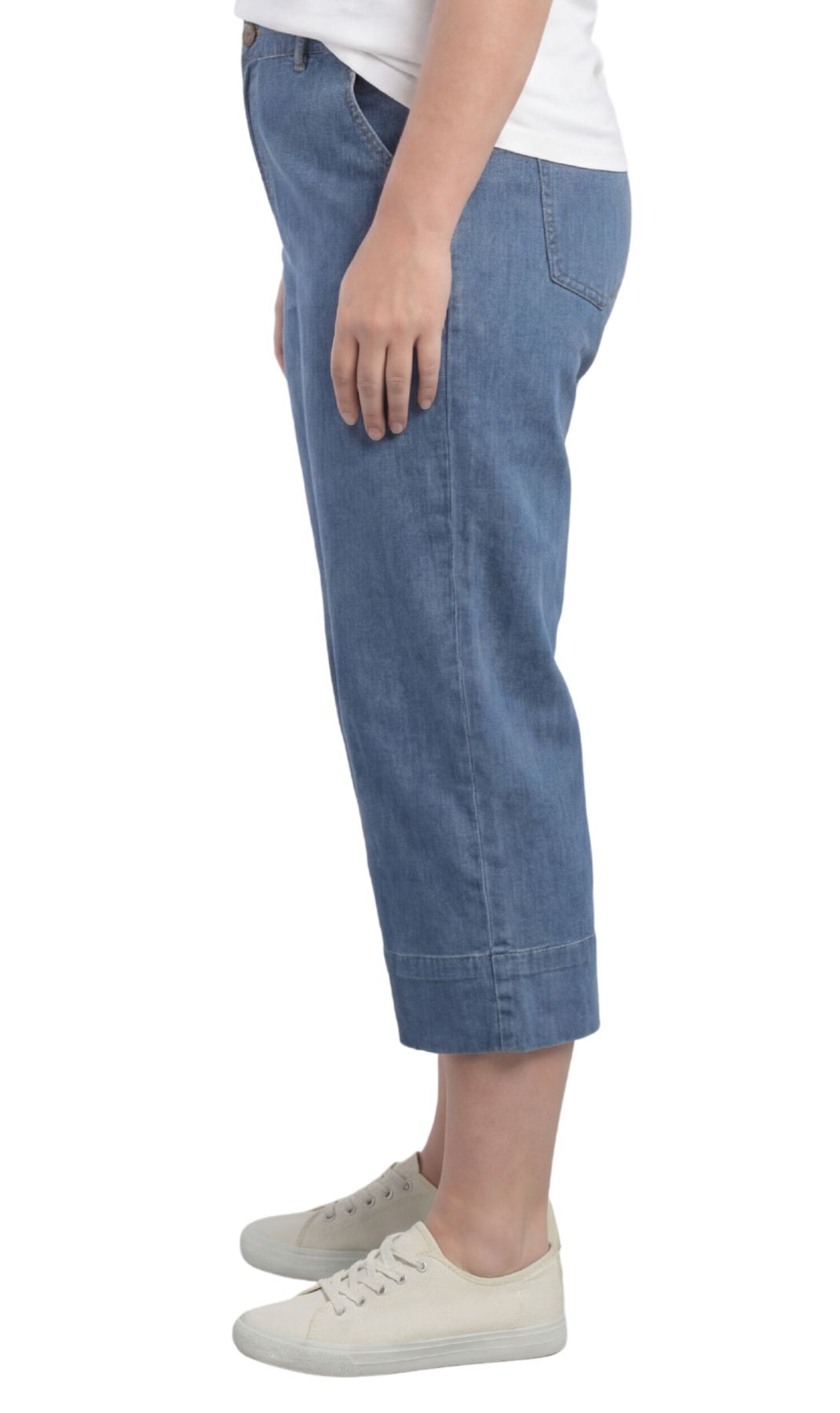 Women's Straight Leg Denim Capri Pants in Blue Lightweight Cotton