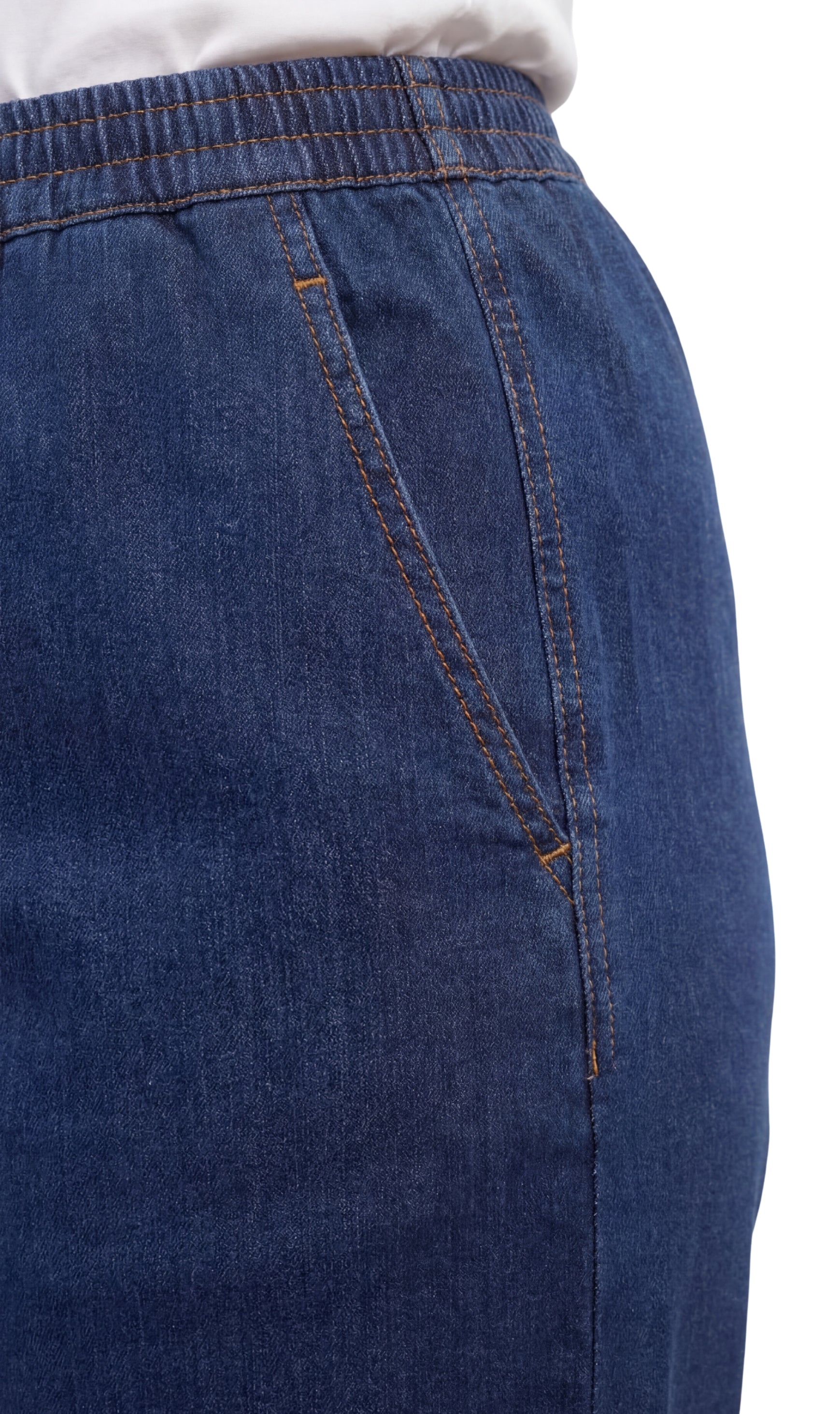 Women's Pull-On Bermuda Shorts in Denim and Twill - Stretch Fit