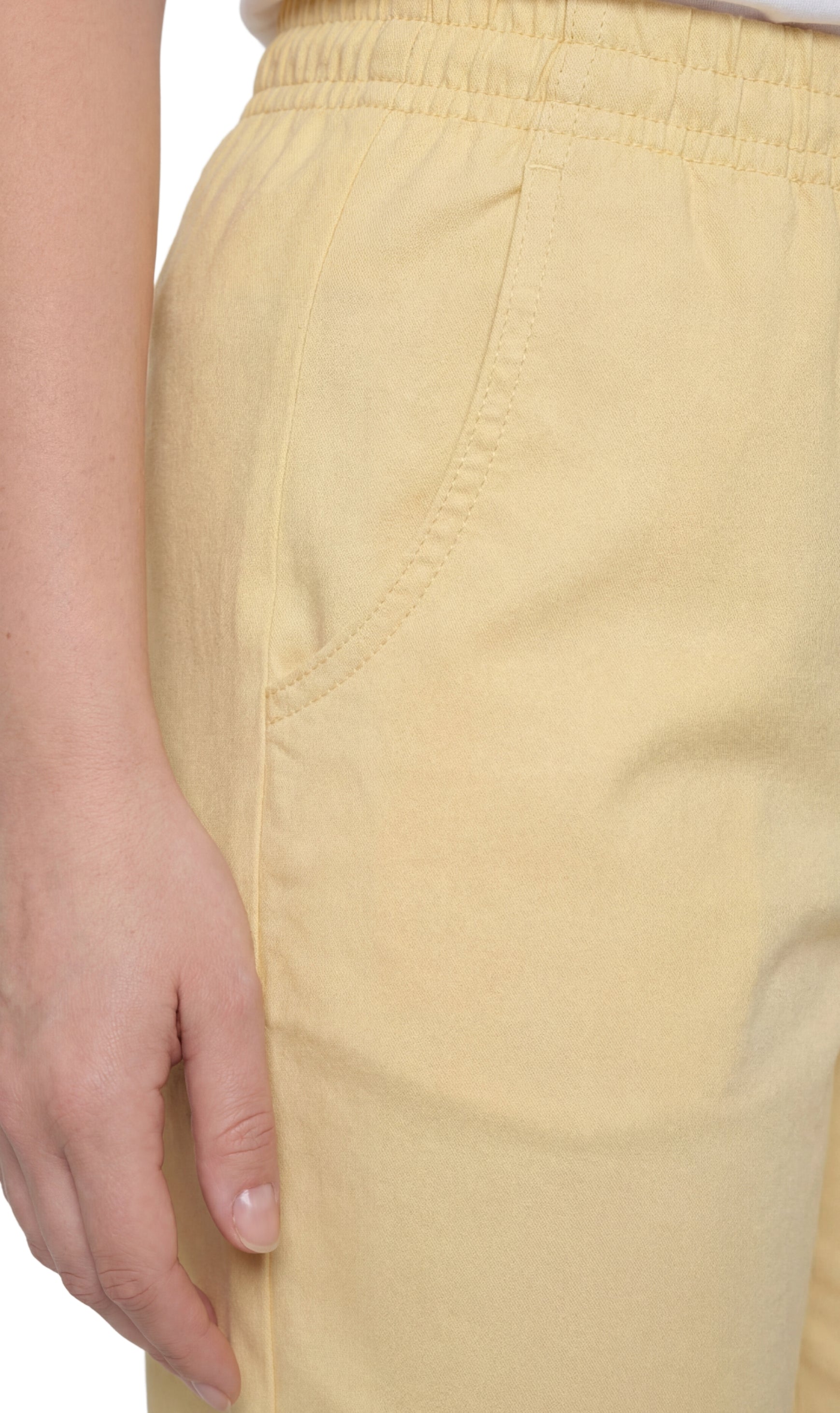 Women's Pull-On Bermuda Shorts in Denim and Twill - Stretch Fit