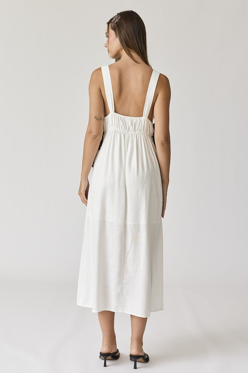 White V-Neck Maxi Dress with Contrast Side Tie Detail - Image 3