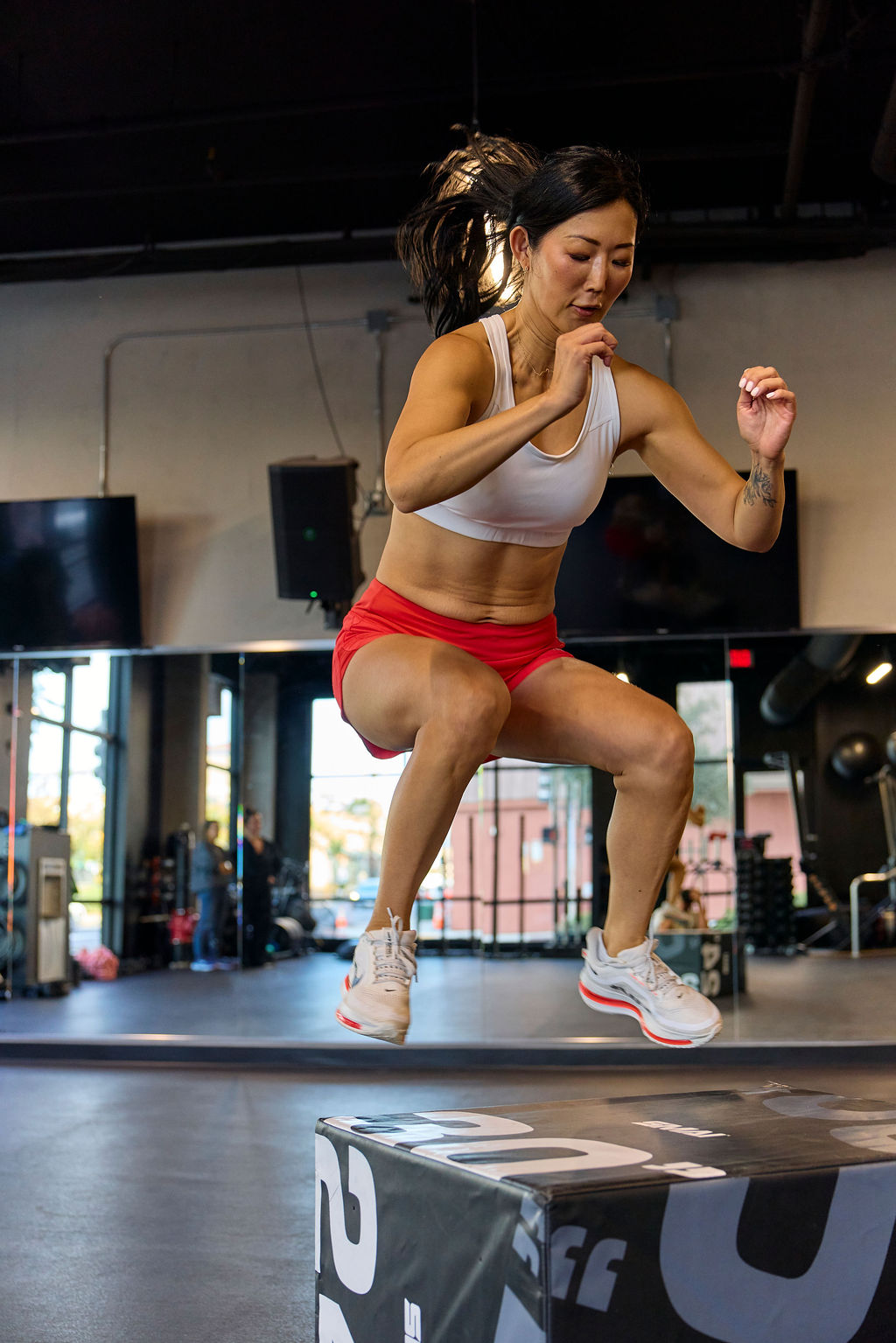 Fast & Free Women's Performance Workout Shorts with Built-in Liner - Image 3