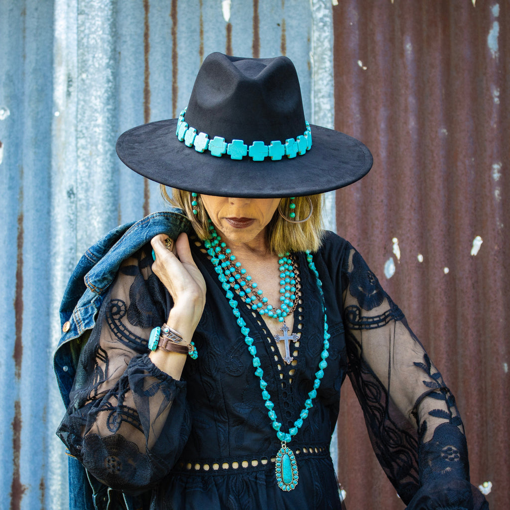 Turquoise Beaded Bracelet with Copper Feather