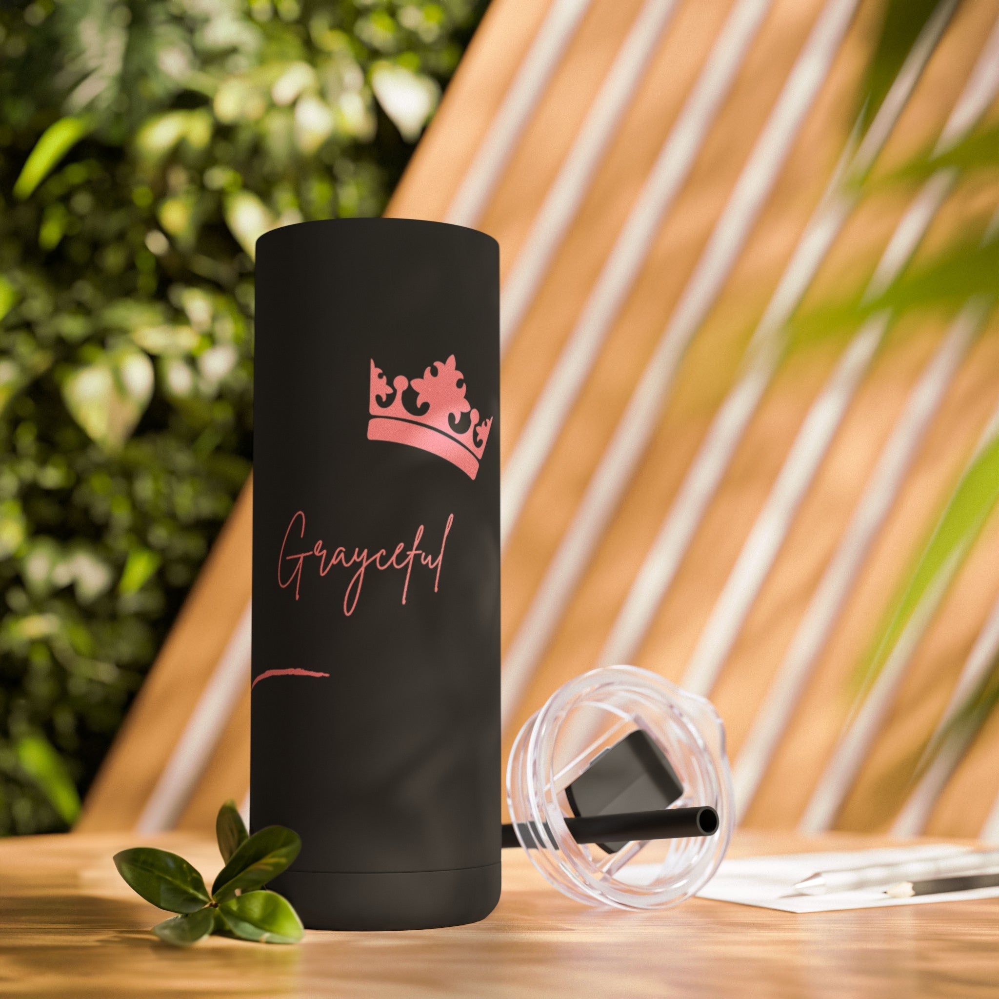 A 20oz skinny matte finish tumbler by Maars available in black, pink, grey, blue, and mint.